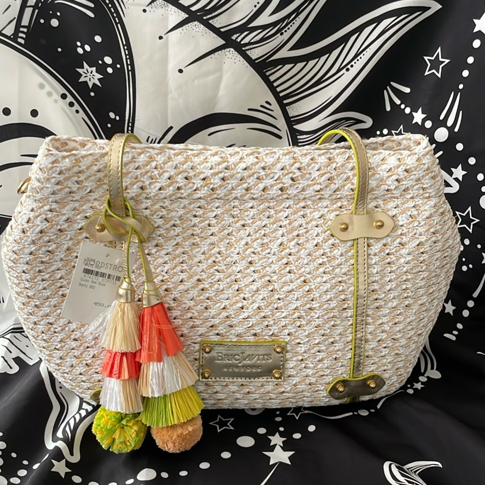 This is a Eric Javits tote perfect for summer.☀️👜